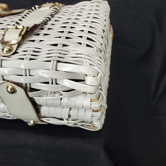 Vintage White Wicker Purse Leather Handles & Accents Made in Hong Kong - Picture 9 of 16